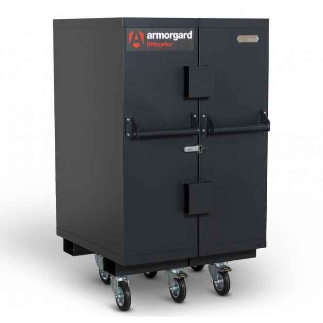 Fittingstor – External W915xD990xH1570- Internal W790xD450xH295 – Weight 160kg